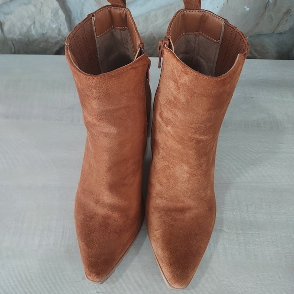Womans boots 7.5M - Picture 2 of 12